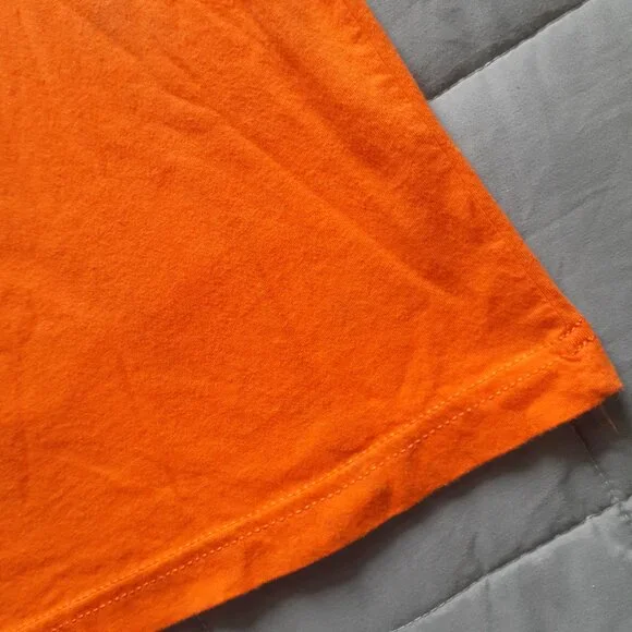 Reese's Peanut Butter Cup Logo T-shirt Unisex Med Orange Bella Canvas Candy Tee - Picture 4 of 7